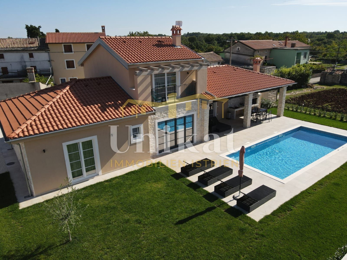 Vila z dvema stanovanjski enotama - pogled na morje